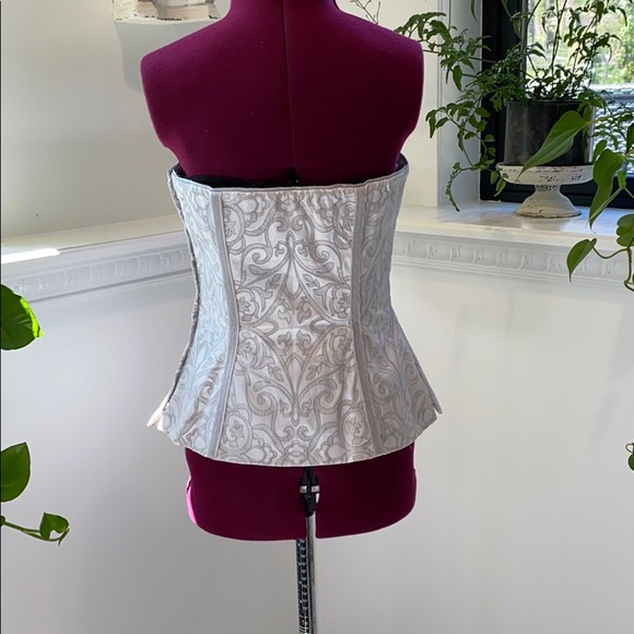 Stunning silver and white bustier - Picture 5 of 8